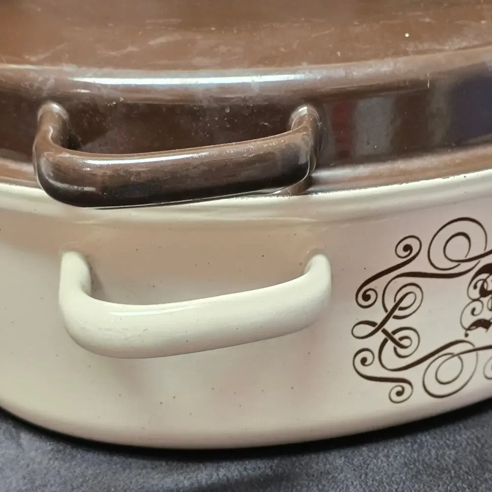 Vintage Large Tan & Brown Iron Roaster Frying Pan Roasting Pot Casserole Dish